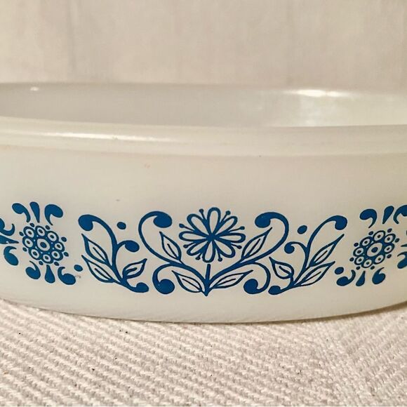 Glasbake 1 Qt Oval Casserole w/ Blue Daisy Floral Design.Used As Prop On TV Show - Picture 4 of 12